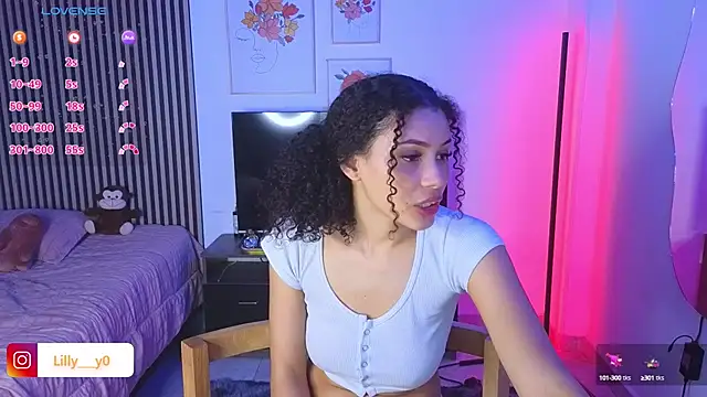 Snapshot of LillyDolls23 chatting on February 2025 03:01:02 AM LillyDolls23 online show from February 2025 03:01:02 AM