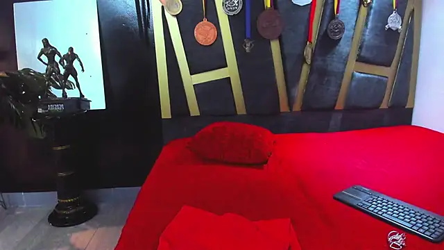 Khloe Rossich online show from October 2025 06:16:02 PM