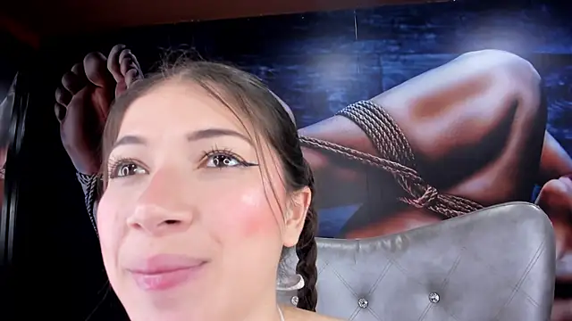 Snapshot of miss__pamela chatting on December 2024 02:16:02 PM miss pamela online show from December 2024 02:16:02 PM