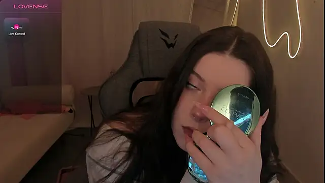 CoralineKeyns online show from February 2026 03:18:01 AM