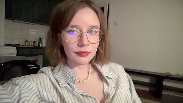 ms christiana online show from December 2025 02:18:01 AM