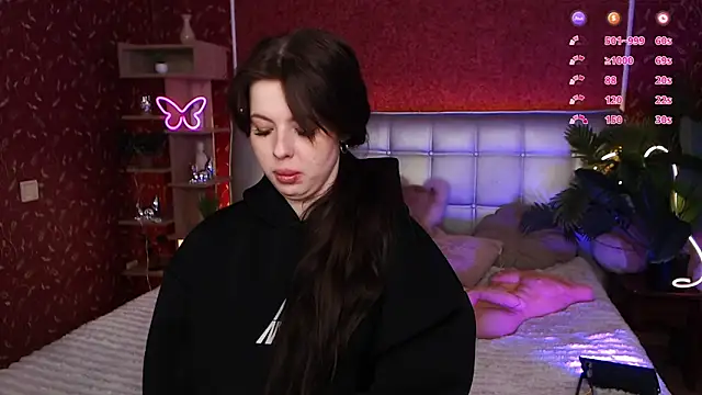 JulieHeets online show from January 2025 09:46:01 AM