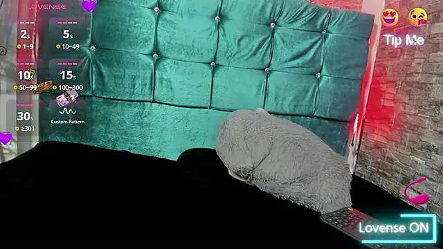 Cloee66 online show from November 2025 01:11:02 PM