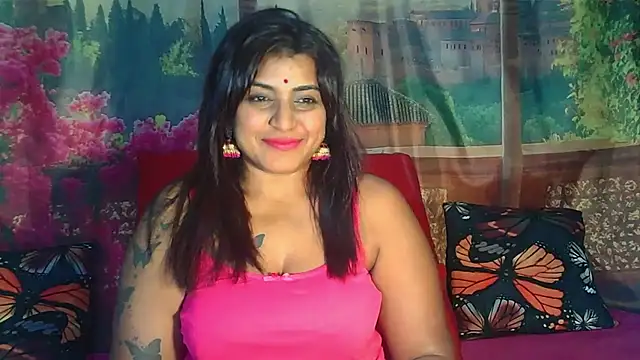RoyalIndianCreamPuff online show from June 2026 06:40:01 PM