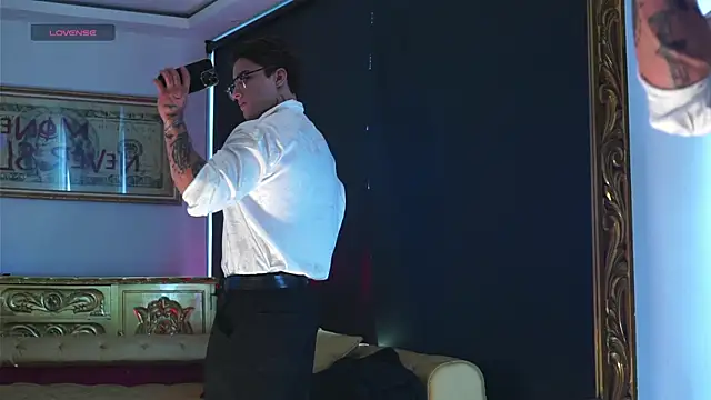 dantecoppolaa  online show from November 2025 08:33:02 PM