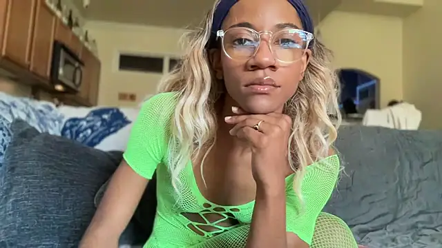 Snapshot of cutiesigh chatting on October 2025 02:26:01 PM cutiesigh online show from October 2025 02:26:01 PM