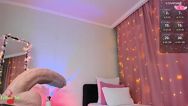 LeylaNoiry online show from February 2025 06:52:01 PM