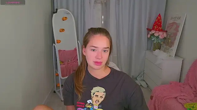 Snapshot of LovelyJessie chatting on October 2025 11:58:01 AM LovelyJessie online show from October 2025 11:58:01 AM