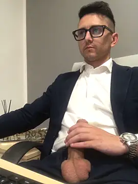 Snapshot of masterboss_ chatting on May 2026 12:00:02 PM masterboss online show from May 2026 12:00:02 PM