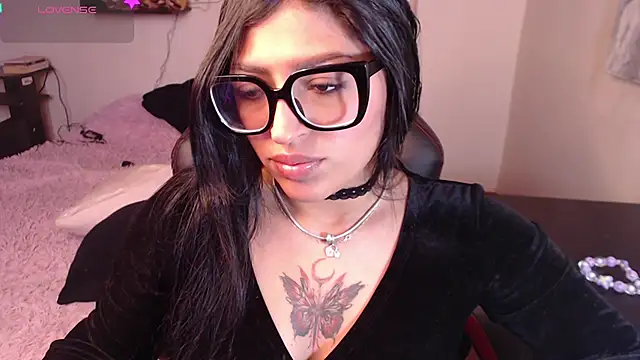 MissDennise online show from March 2025 08:11:02 PM