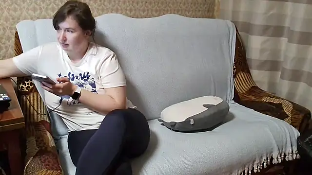 franceska blue online show from November 2025 09:16:01 PM