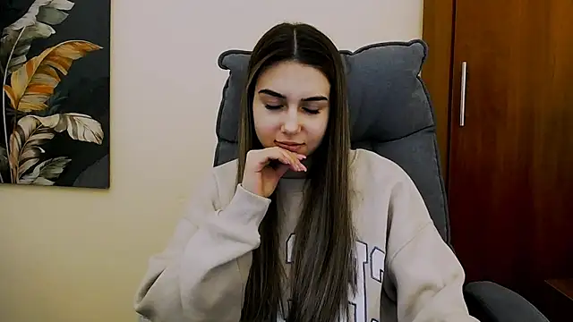 Lili magic online show from February 2025 04:48:02 PM