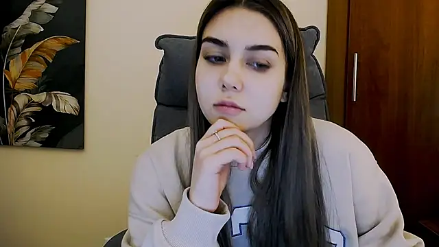 Lili magic online show from February 2025 04:02:01 PM