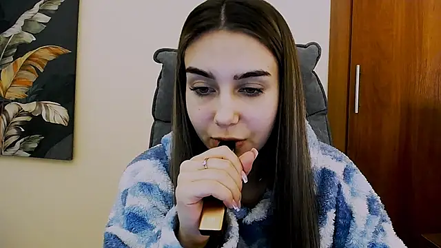 Lili magic online show from March 2025 04:35:02 PM