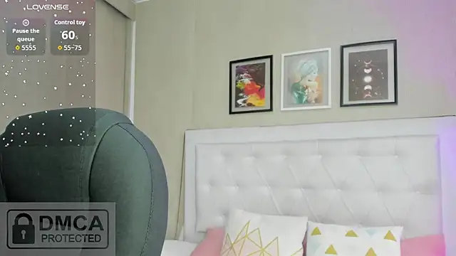 emma  smith1 online show from April 2026 12:27:02 PM