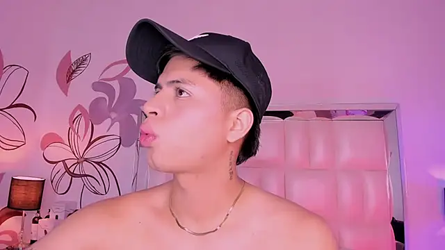 Niicky1  online show from December 2024 12:05:01 AM