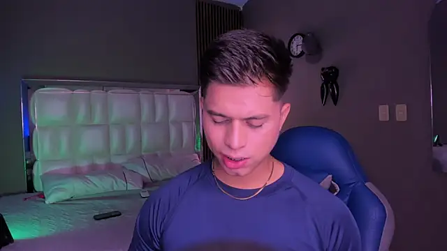 Niicky1  online show from September 2025 08:32:01 PM