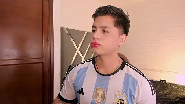 Niicky1  online show from January 2026 01:26:01 PM