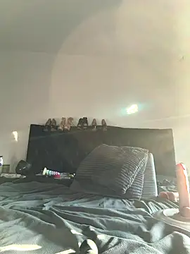 Laurahorney xo online show from October 2025 02:14:01 PM