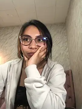 XSmaggiiee online show from December 2024 08:42:02 AM