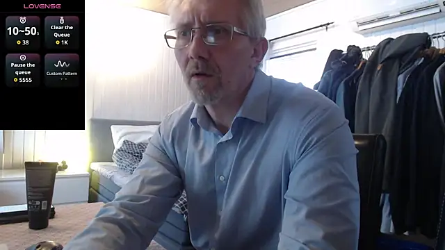 tom-swede online show from February 2026 12:08:01 PM