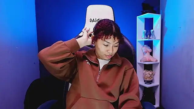 JadaRoberts online show from October 2025 12:12:02 PM