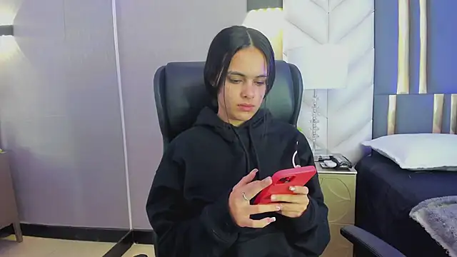 ChloeHarper  online show from February 2026 11:37:02 AM