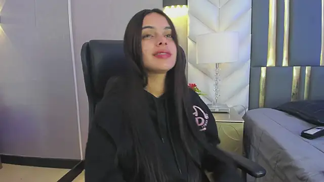 Snapshot of ChloeHarper_ chatting on April 2026 11:46:02 AM ChloeHarper online show from April 2026 11:46:02 AM