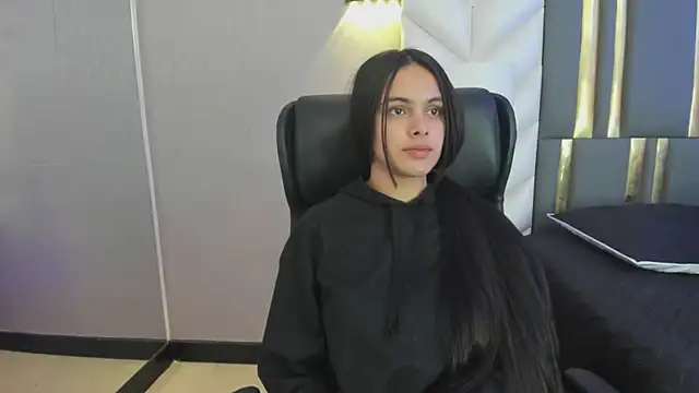 Snapshot of ChloeHarper_ chatting on April 2026 11:37:01 AM ChloeHarper online show from April 2026 11:37:01 AM
