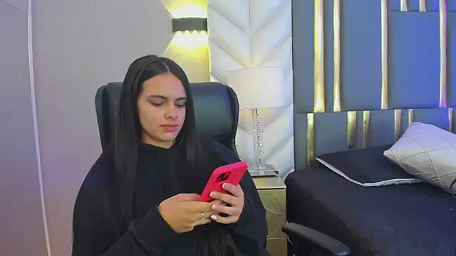 Snapshot of ChloeHarper_ chatting on April 2026 11:47:02 AM ChloeHarper online show from April 2026 11:47:02 AM