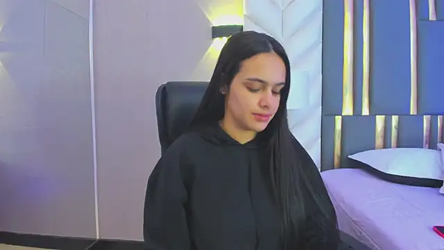 Snapshot of ChloeHarper_ chatting on May 2026 11:48:01 AM ChloeHarper online show from May 2026 11:48:01 AM