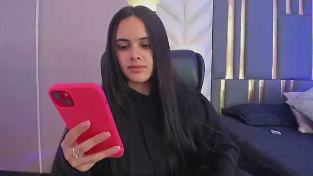Snapshot of ChloeHarper_ chatting on May 2026 11:50:01 AM ChloeHarper online show from May 2026 11:50:01 AM