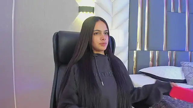 Snapshot of ChloeHarper_ chatting on May 2026 11:47:01 AM ChloeHarper online show from May 2026 11:47:01 AM