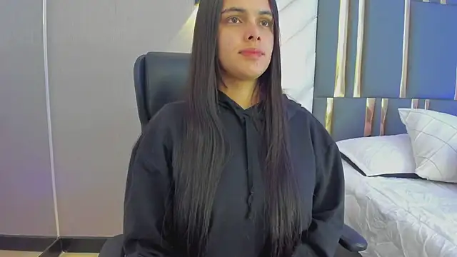 Snapshot of ChloeHarper_ chatting on May 2026 11:51:02 AM ChloeHarper online show from May 2026 11:51:02 AM
