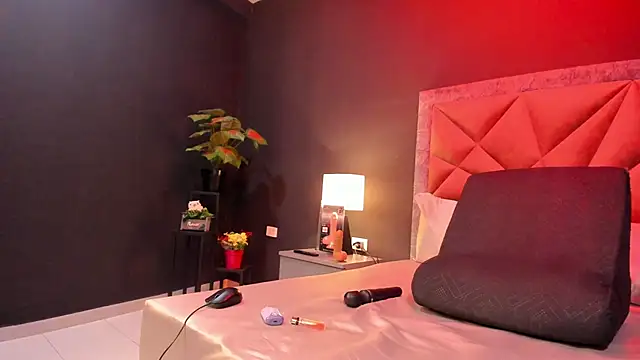 Snapshot of mia_milff chatting on October 2025 06:42:02 PM mia milff online show from October 2025 06:42:02 PM