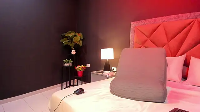 mia milff online show from January 2026 07:17:02 PM