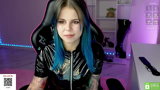 Latex Kitty online show from November 2025 02:05:01 PM