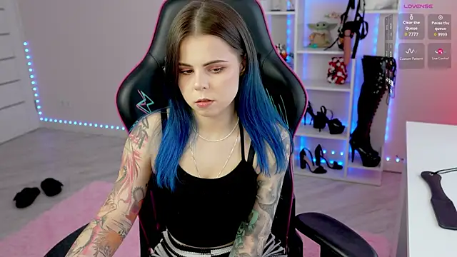 Latex Kitty online show from April 2026 02:46:02 PM