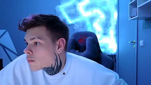 DENIS HERE online show from December 2024 03:36:01 PM