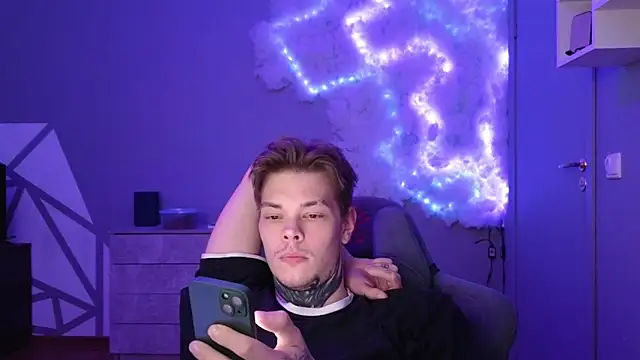 DENIS HERE online show from December 2024 02:17:01 PM