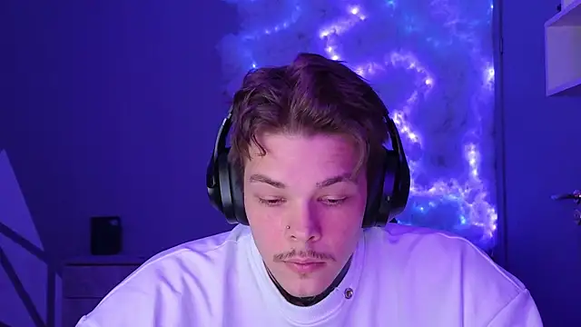 DENIS HERE online show from December 2024 07:38:02 PM