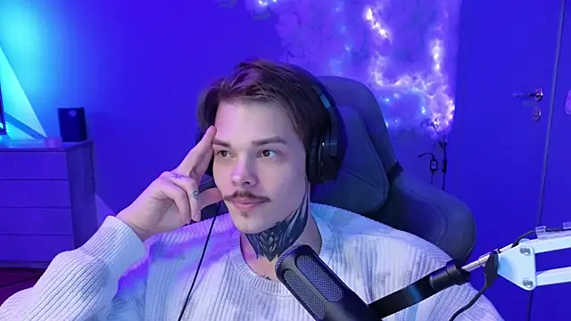 DENIS HERE online show from February 2025 08:37:01 PM