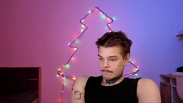 DENIS HERE online show from November 2025 08:33:02 PM