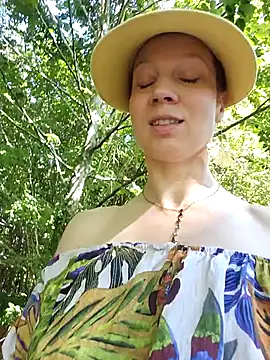 Exhibitionsplit online show from September 2025 01:13:01 PM