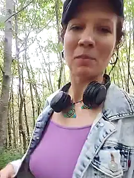 Exhibitionsplit online show from September 2025 11:04:02 AM