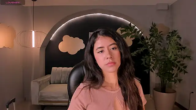 SussanElliot online show from March 2025 07:38:01 PM