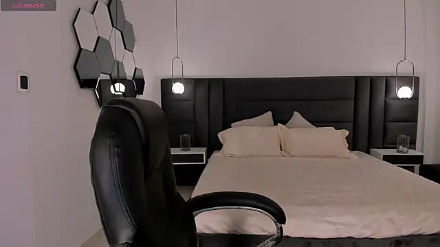 SussanElliot online show from October 2025 09:53:02 AM