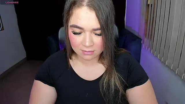 Snapshot of meliboobs_ chatting on March 2025 04:02:02 AM meliboobs online show from March 2025 04:02:02 AM