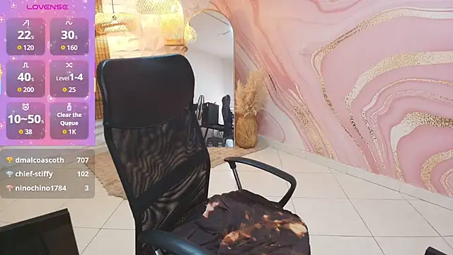 Snapshot of meliboobs_ chatting on September 2025 10:59:01 AM meliboobs online show from September 2025 10:59:01 AM