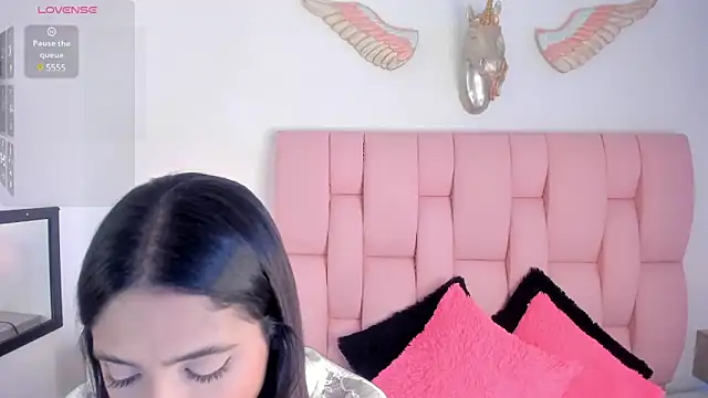 VeronikaOlsen online show from December 2024 03:39:01 PM